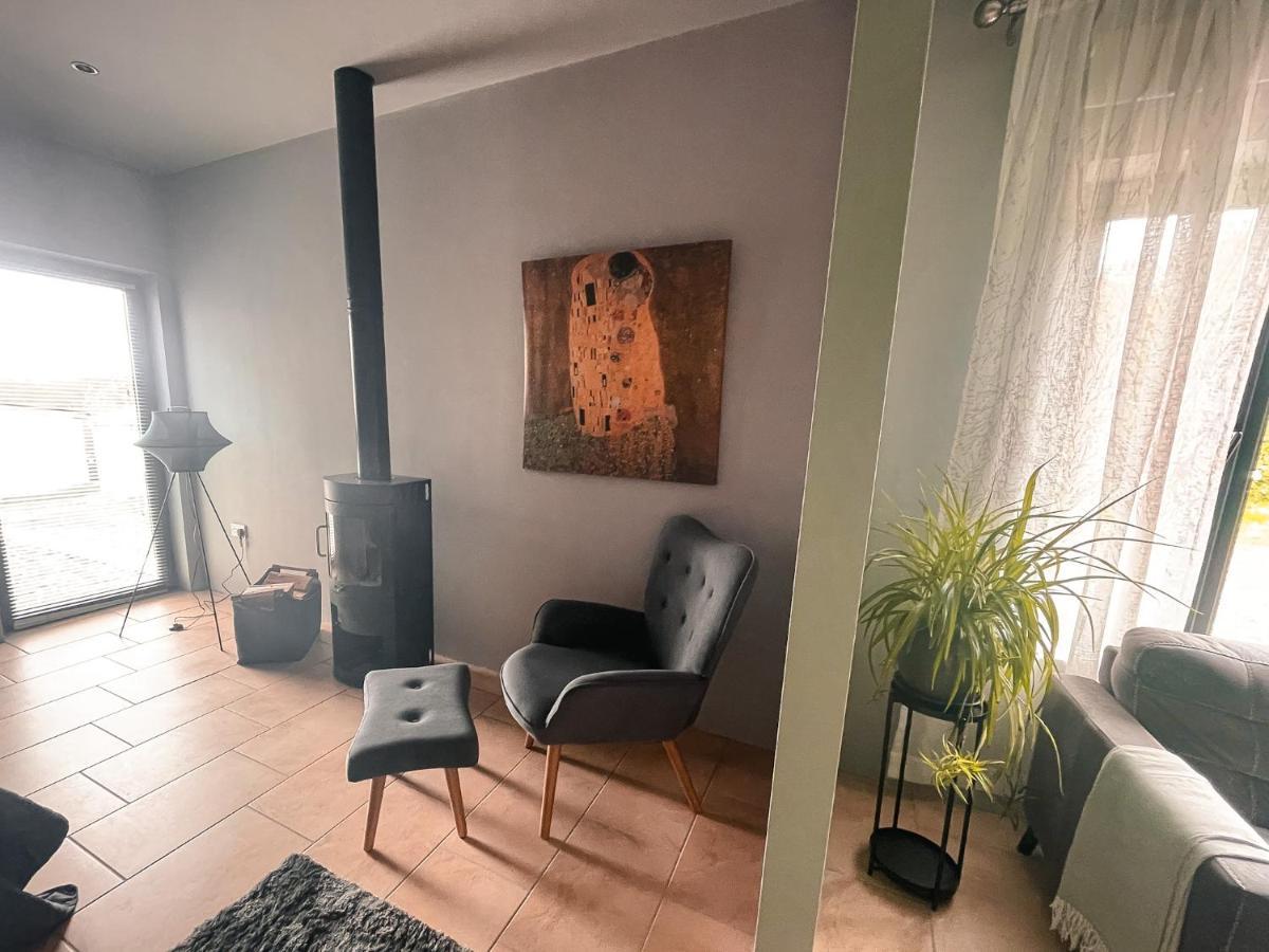 The Blue Door Apartment 凯尔西温 外观 照片